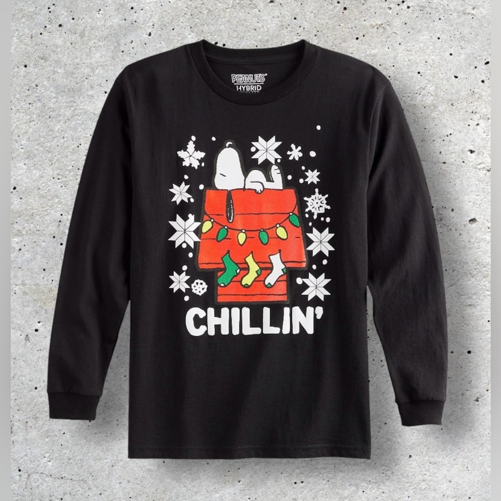 NWOT Hybrid Apparel Peanuts Snoopy Snow Chillin LS Graphic Tee